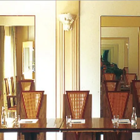 La Maison Blanche 3*