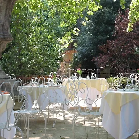 Hotel La Maison Blanche 3*
