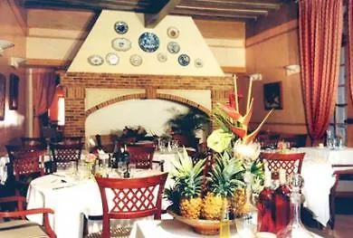 Hotel La Maison Blanche 3*