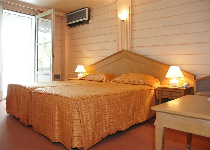 Hotel La Maison Blanche 3*